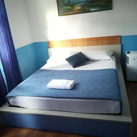 Vandrerhjem Two Ducks *