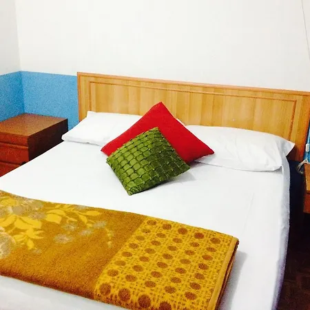 تو دك هوستال بيت شباب روما