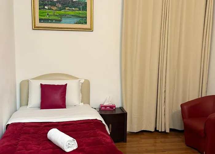 ホステル トゥー ダックス